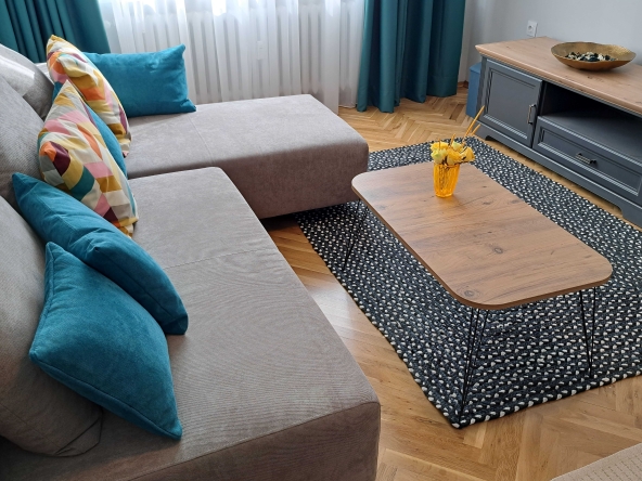 Дава се под наем Тристаен апартамент в София, Лозенец - 103 кв.м за 750 € - Снимка #1