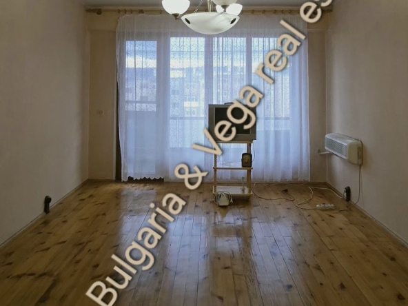 Тристаен апартамент в Горна Оряховица - 75 кв.м за 1156 €/кв.м - Снимка #1
