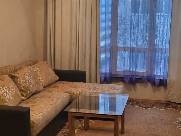 Дава се под наем Тристаен апартамент в София, Център - 70 кв.м за 600 € - Снимка #1