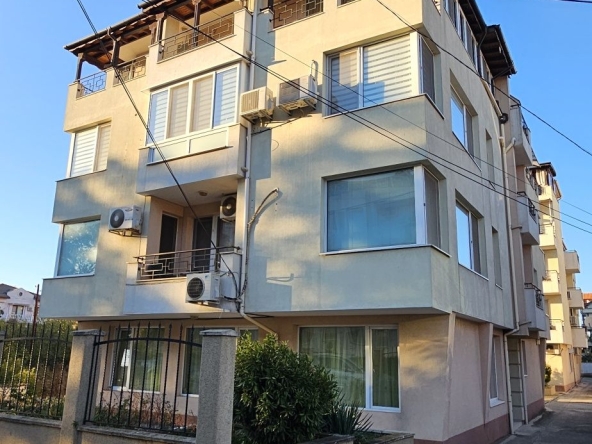 Дава се под наем Тристаен апартамент в Бургас, Сарафово - 120 кв.м за 612 € - Снимка #1