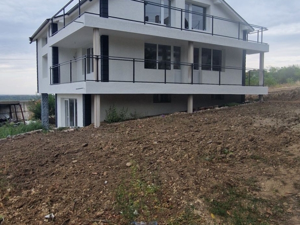 Къща в Силистра, Изток - 206 кв.м за 718 €/кв.м - Снимка #1