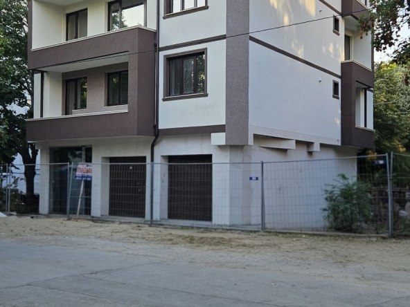 Тристаен апартамент в Добрич, Добротица - Албенска - 93 кв.м за 741 €/кв.м - Снимка #1