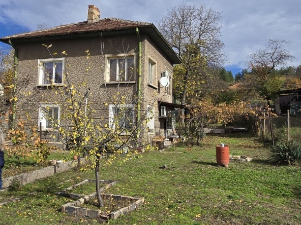 Къща в Перник, Мошино - 200 кв.м за 714 €/кв.м - Снимка #1