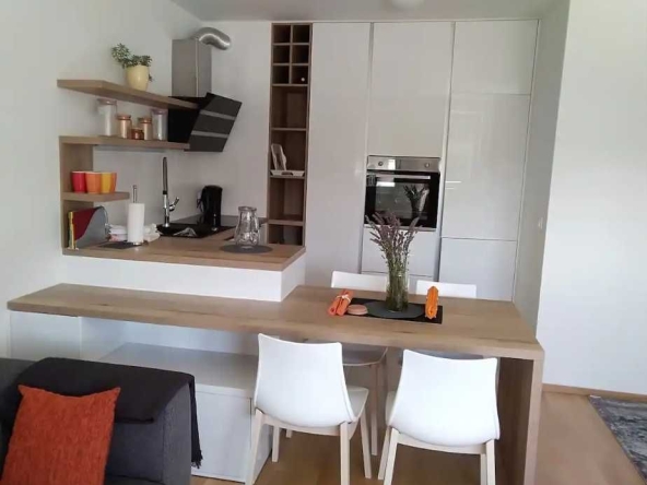 Дава се под наем Двустаен апартамент в Пловдив, Остромила - 56 кв.м за 295.8 € - Снимка #1