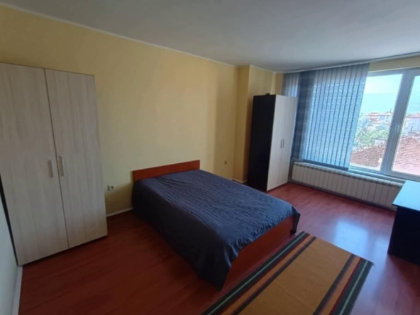 Дава се под наем Четиристаен апартамент в Пловдив, Прослав - 129 кв.м за 459 € - Снимка #1