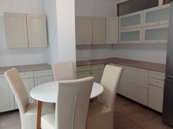 Дава се под наем Тристаен апартамент в Пловдив, Каменица 1 - 84 кв.м за 188.7 € - Снимка #1