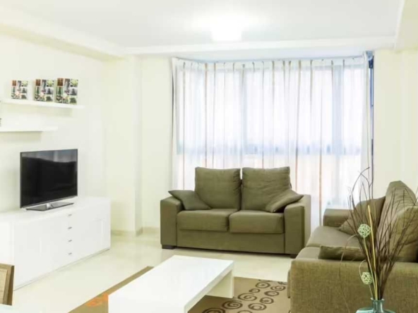 Дава се под наем Тристаен апартамент в Бургас, Победа - 85 кв.м за 382.5 € - Снимка #1