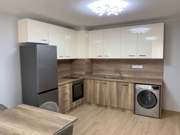 Дава се под наем Тристаен апартамент в Пловдив, Южен - 100 кв.м за 600 € - Снимка #1