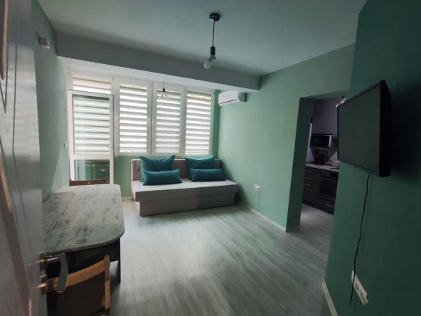 Дава се под наем Двустаен апартамент в Варна, Център - 70 кв.м за 600 € - Снимка #1