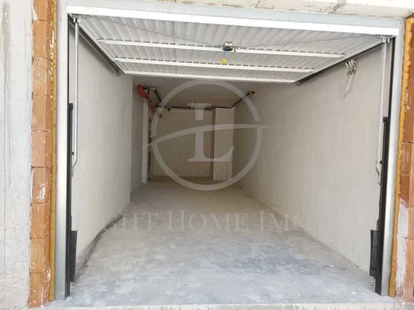 Гараж / Паркомясто в Пловдив, Остромила - 34 кв.м за 1148 €/кв.м - Снимка #1