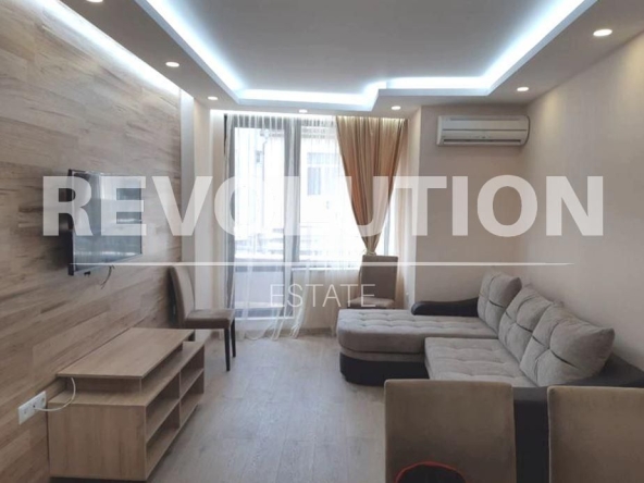 Дава се под наем Двустаен апартамент в Варна, Център - 65 кв.м за 650 € - Снимка #1
