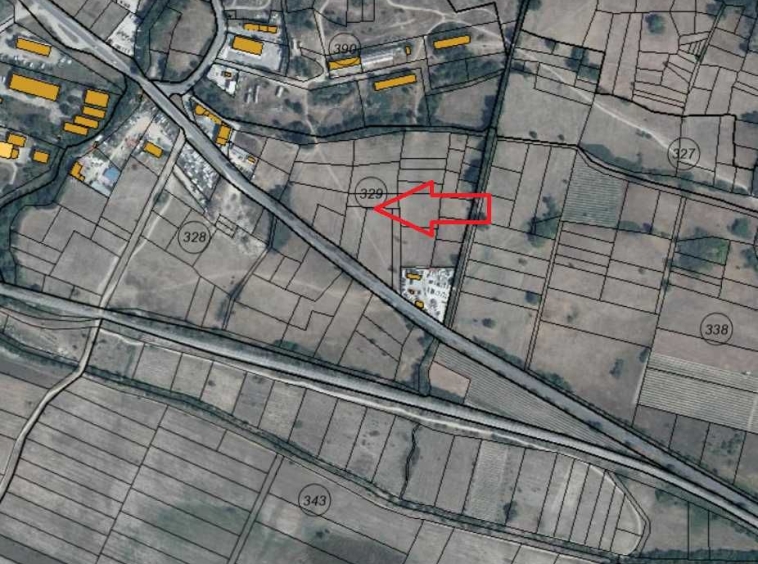 Земеделски имот в Карлово -  кв.м за 11 €/дка - Снимка #1