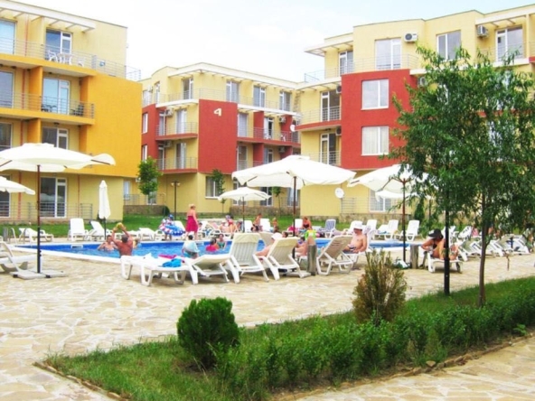 Двустаен апартамент в к.к. Слънчев бряг - 54 кв.м за 880 €/кв.м - Снимка #1