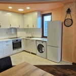 Дава се под наем Двустаен апартамент в Пловдив, Кючук Париж - 70 кв.м за 450 € - Снимка #1