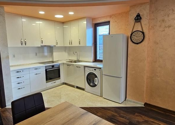 Дава се под наем Двустаен апартамент в Пловдив, Кючук Париж - 70 кв.м за 450 € - Снимка #1