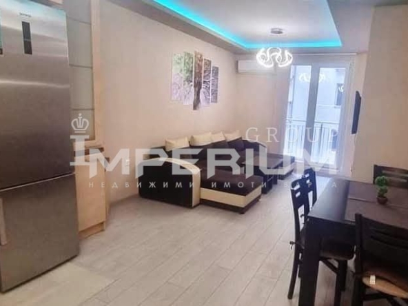 Дава се под наем Тристаен апартамент в Варна, Колхозен пазар - 80 кв.м за 765 € - Снимка #1