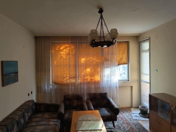 Тристаен апартамент в Бургас, Лазур - 91 кв.м за 2253 €/кв.м - Снимка #1