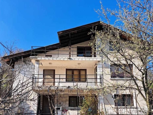 Къща в с. Синаговци, Област Видин - 200 кв.м за 410 €/кв.м - Снимка #1