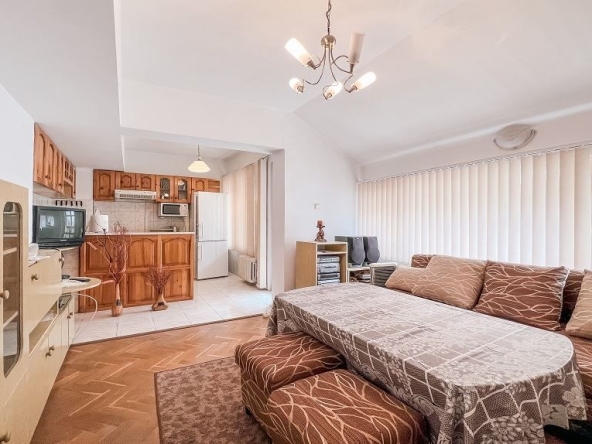 Четиристаен апартамент в Варна, Колхозен пазар - 93 кв.м за 1301 €/кв.м - Снимка #1