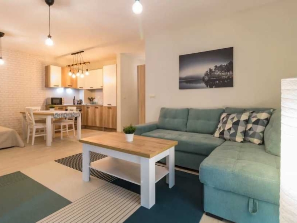 Дава се под наем Двустаен апартамент в Пловдив, Южен - 62 кв.м за 316.2 € - Снимка #1