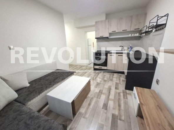 Дава се под наем Двустаен апартамент в Варна, Колхозен пазар - 50 кв.м за 348.84 € - Снимка #1