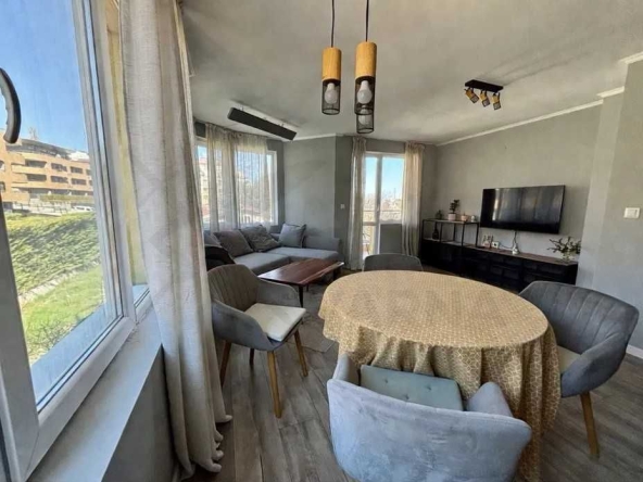 Дава се под наем Двустаен апартамент в Варна, Бриз - 65 кв.м за 698.19 € - Снимка #1