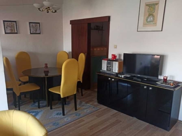 Дава се под наем Тристаен апартамент в Пловдив, Център - 75 кв.м за 204 € - Снимка #1