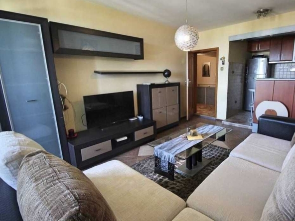 Дава се под наем Двустаен апартамент в Бургас, Лазур - 70 кв.м за 275 € - Снимка #1