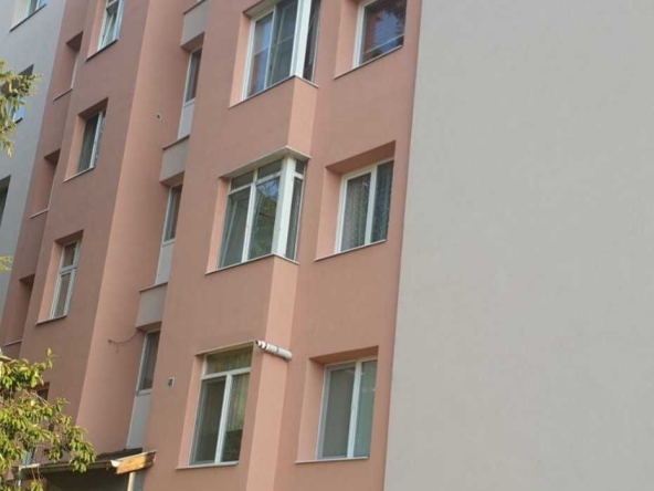 Дава се под наем Тристаен апартамент в Самоков - 100 кв.м за 408 € - Снимка #1