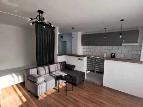 Дава се под наем Едностаен апартамент в Пловдив, Център - 40 кв.м за 178.5 € - Снимка #1