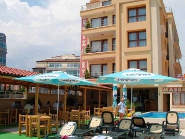 Хотел в Несебър - 1150 кв.м за 1305 €/кв.м - Снимка #1