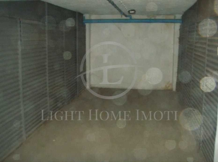 Гараж / Паркомясто в Пловдив, Център - 15 кв.м за 915 €/кв.м - Снимка #1