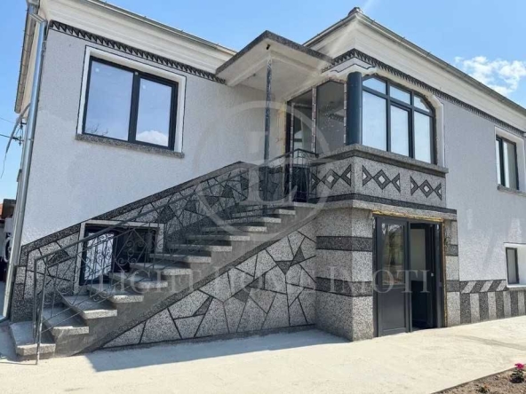 Къща в с. Войводиново, Област Пловдив - 180 кв.м за 1223 €/кв.м - Снимка #1