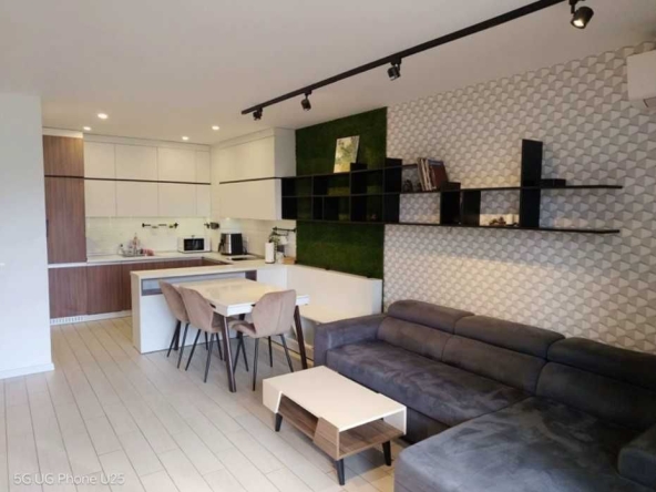 Дава се под наем Тристаен апартамент в София, Витоша - 115 кв.м за 1095.99 € - Снимка #1