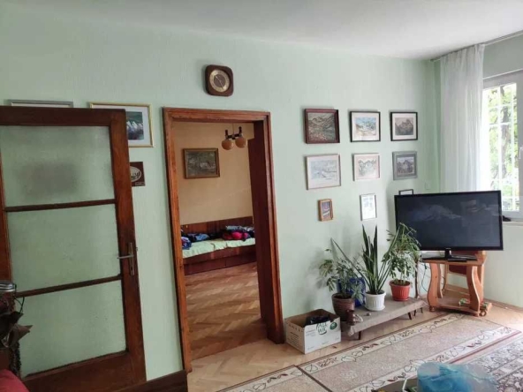 Дава се под наем Тристаен апартамент в София, Яворов - 93 кв.м за 750 € - Снимка #1