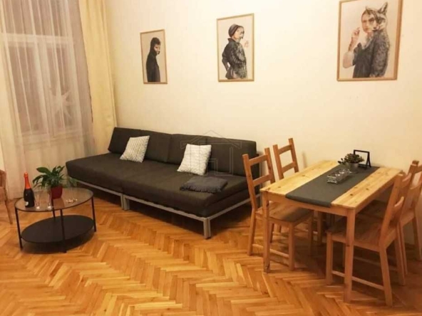 Дава се под наем Тристаен апартамент в Пловдив, Въстанически - 84 кв.м за 357 € - Снимка #1