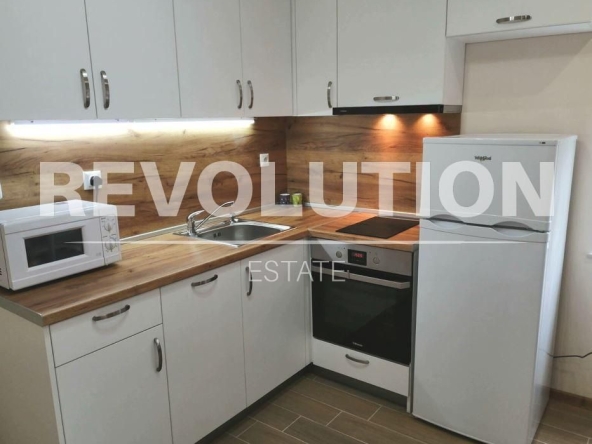 Дава се под наем Двустаен апартамент в Варна, Цветен квартал - 60 кв.м за 425 € - Снимка #1