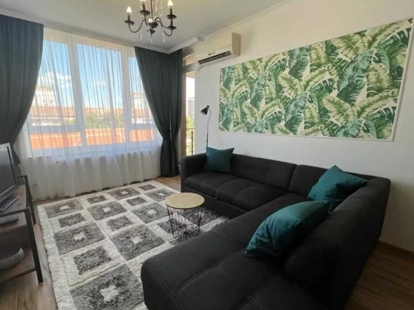 Дава се под наем Двустаен апартамент в Пловдив, Център - 65 кв.м за 255 € - Снимка #1