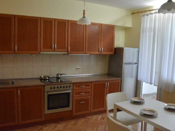 Дава се под наем Двустаен апартамент в Бургас, Славейков - 65 кв.м за 188.7 € - Снимка #1