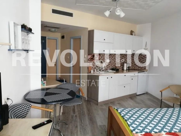 Дава се под наем Едностаен апартамент в Варна, м-т Евксиноград - 40 кв.м за 285 € - Снимка #1