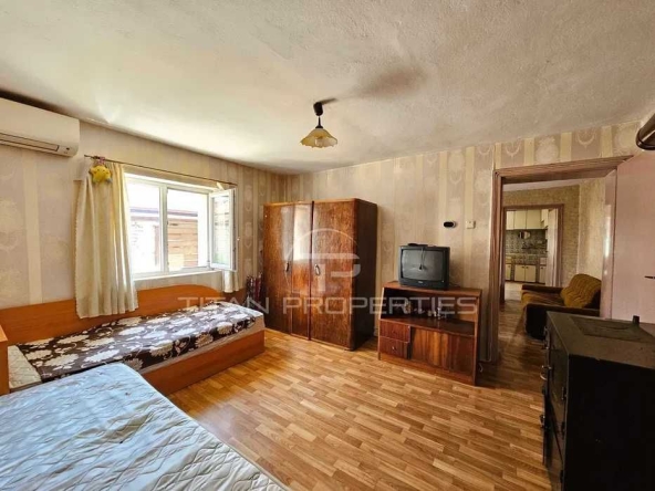 Етаж от къща в Пловдив, Прослав - 80 кв.м за 1300 €/кв.м - Снимка #1