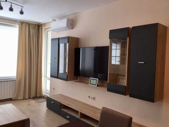 Дава се под наем Двустаен апартамент в София, Хладилника - 70 кв.м за 550 € - Снимка #1