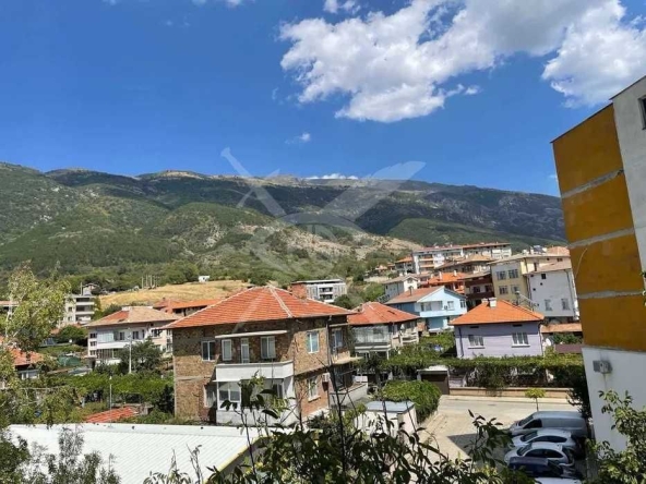 Тристаен апартамент в Карлово - 119 кв.м за 916 €/кв.м - Снимка #1