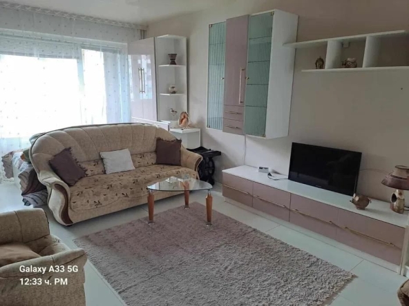 Дава се под наем Двустаен апартамент в Бургас, Изгрев - 60 кв.м за 408 € - Снимка #1