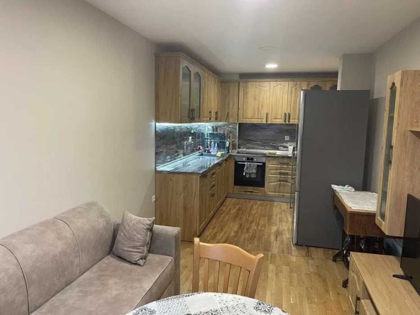 Дава се под наем Тристаен апартамент в Варна, Левски - 87 кв.м за 612 € - Снимка #1