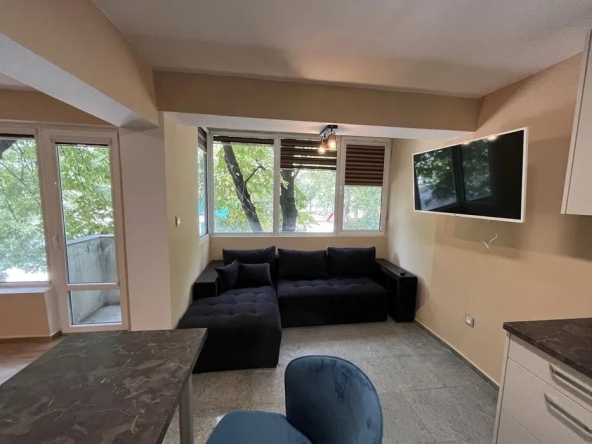 Дава се под наем Двустаен апартамент в Варна, Зимно кино Тракия - 45 кв.м за 434 € - Снимка #1