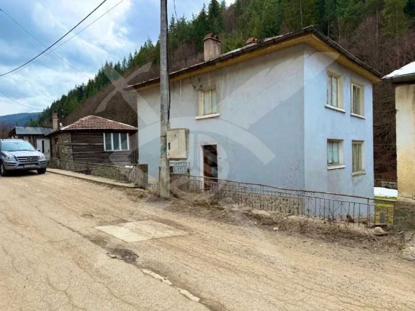 Къща в с. Лясково, Област Смолян - 210 кв.м за 220 €/кв.м - Снимка #1