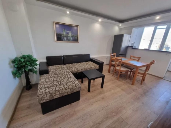 Дава се под наем Тристаен апартамент в Пловдив, Кючук Париж - 98 кв.м за 434 € - Снимка #1