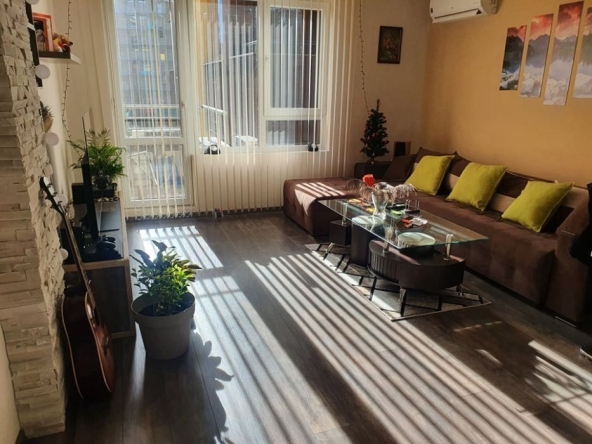 Дава се под наем Двустаен апартамент в София, Люлин 1 - 76 кв.м за 382.5 € - Снимка #1