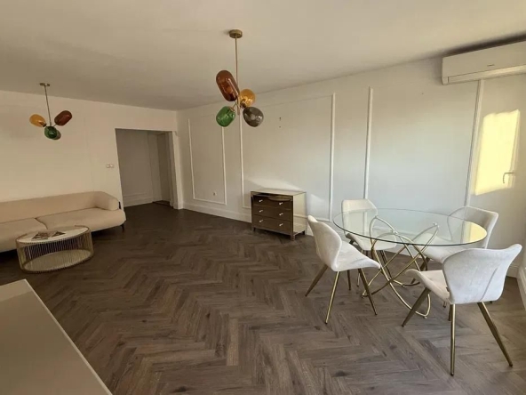 Дава се под наем Офис в Бургас, Център - 45 кв.м за 530.4 € - Снимка #1